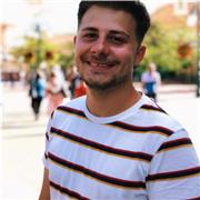 Diplômé d’un Master 2 Histoire Contemporaine et en Préparation à l’Agrégation d’Histoire, je suis professeur particulier depuis 6 ans auprès d’un élève en situation de handicap. Je souhaite donc mobiliser cette expérience au service d’une aide aux devoirs